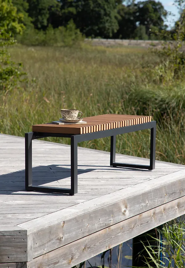 Svart Venture Home-bänk i härlig modell.