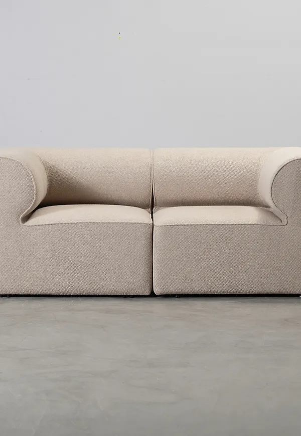 Stilriktig beige soffa 2026 från Audo.