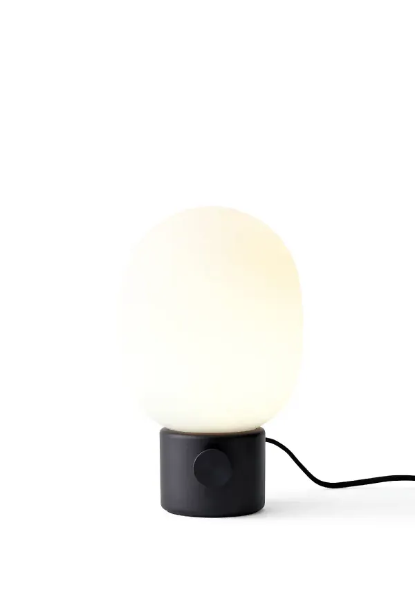 Skön bordslampa 2026 från Audo CPH.