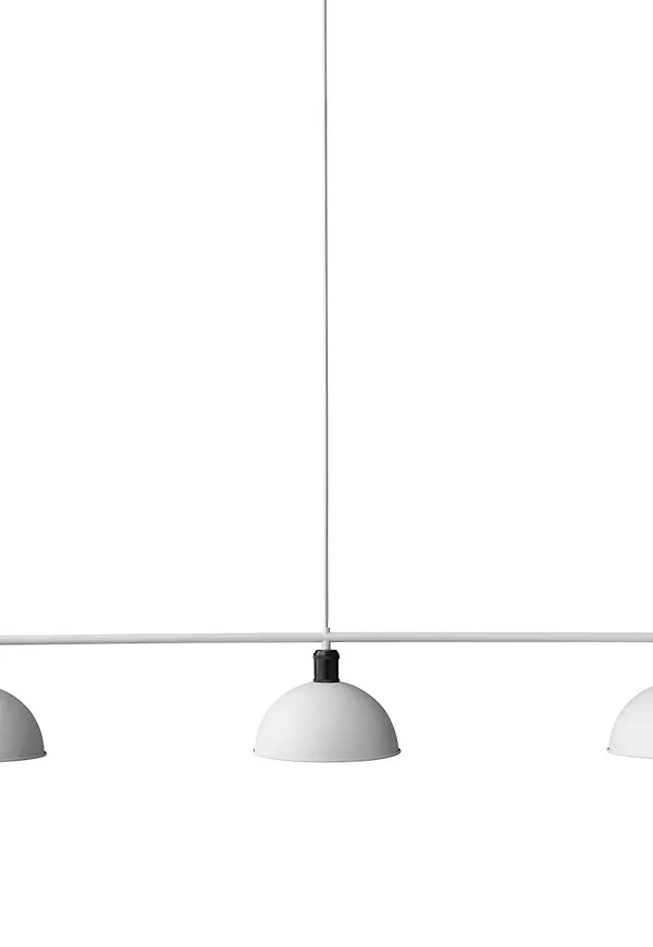 Supersnygg pendellampa i vitt från Audo.