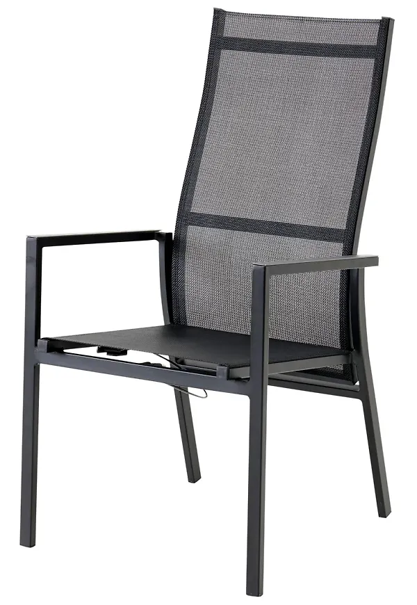 Klassisk Stol som passar bra vid många olika tillfällen.