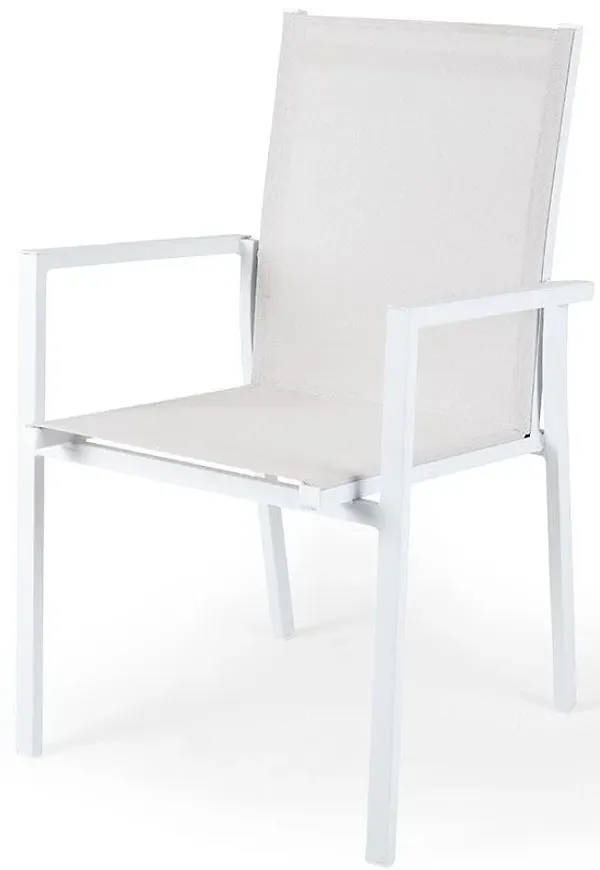 Komfortabel brafab karmstol i vit färg gjord i aluminium.