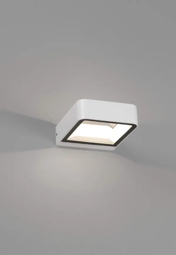 Fantastiskt fin fasadlampa 2025 från Faro Barcelona.