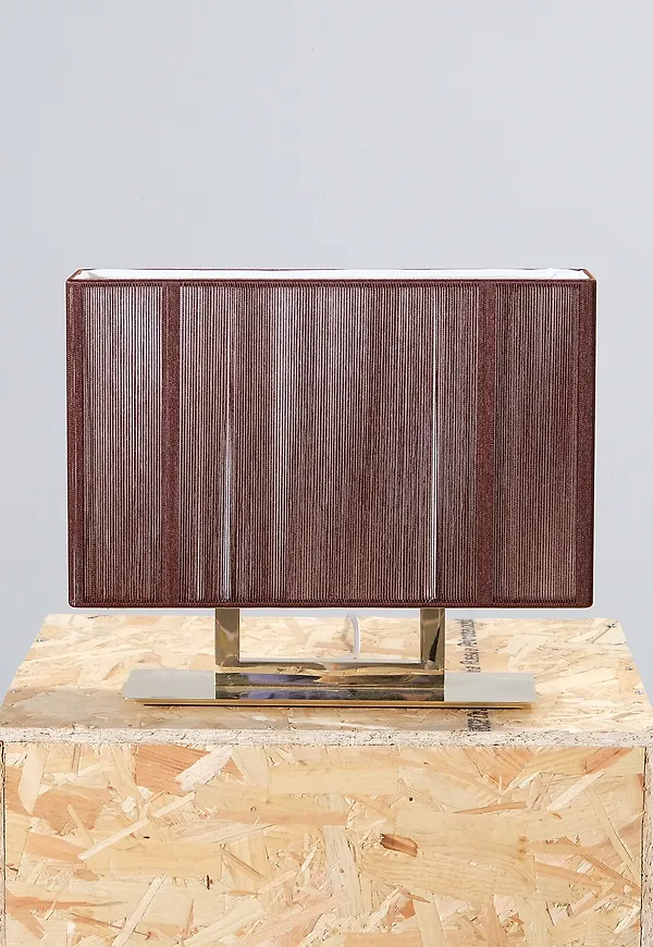 Exklusiv bordslampa i brunt från Axo Light.