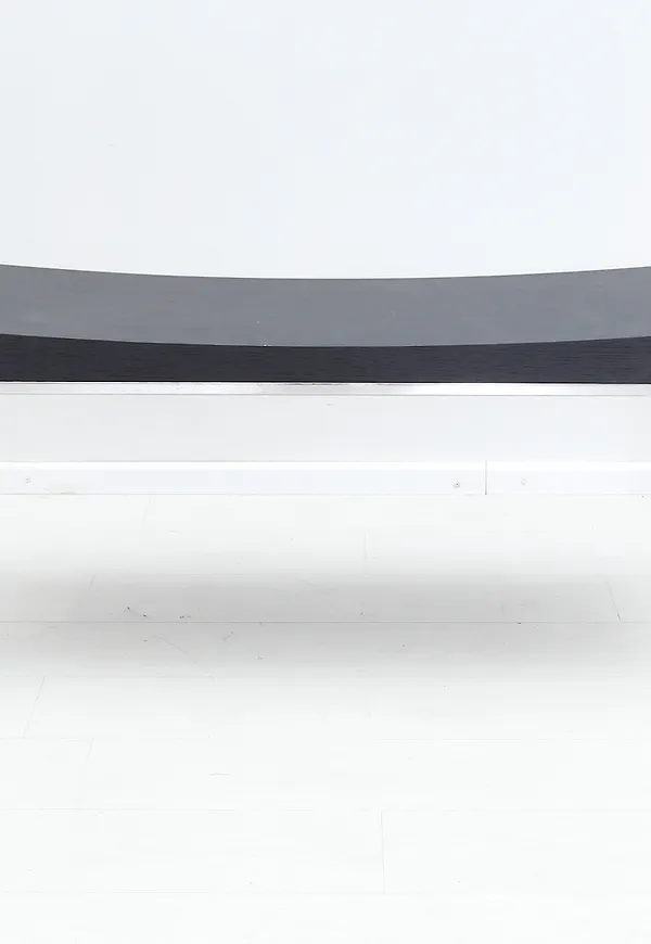 Söt bord 2025 från B&B Italia.