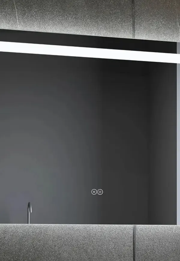 Riktigt snygg Spegel som passar bra vid många olika tillfällen.