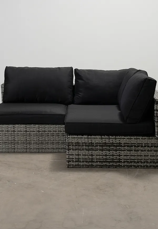 Skön Soffa som passar bra vid många olika tillfällen.