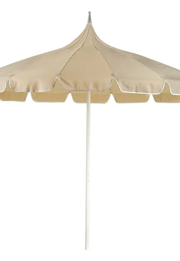 Stilren parasoll i beige färg gjord i aluminium.