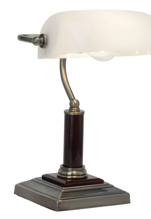 Härlig bordslampa 2025 från Brilliant.