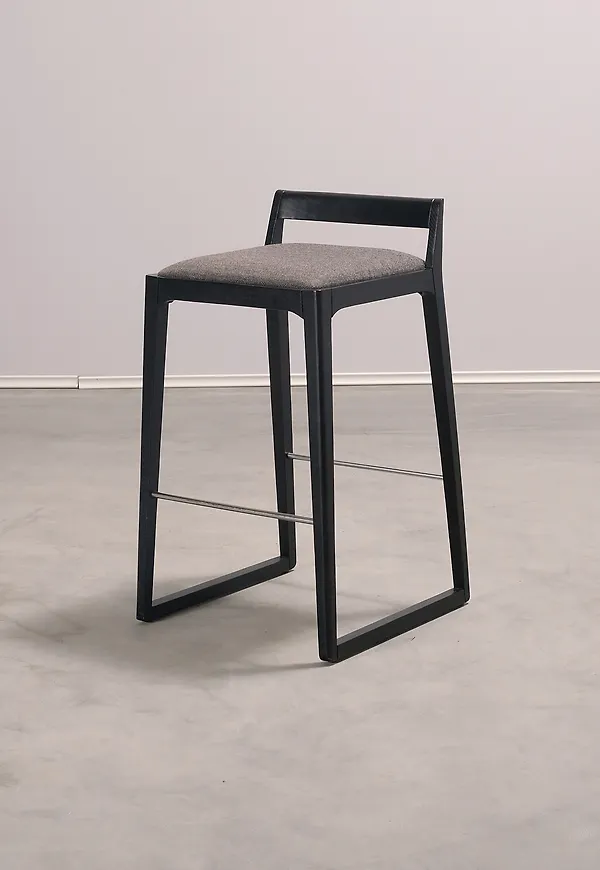 Jättesnygg barstol 2025 från No brand.