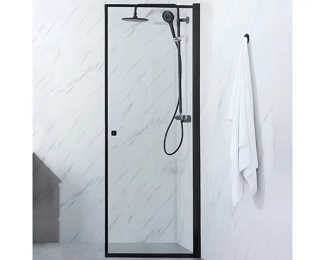 Riktigt fin duschdörr i svart färg gjord i aluminium.