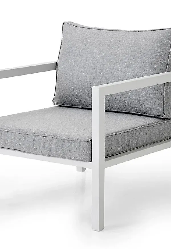 Ikonisk brafab utemöbel i vit färg gjord i aluminium.