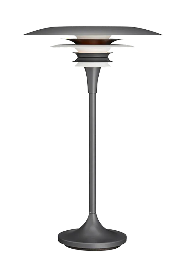 Snygg Lampa som passar bra vid många olika tillfällen.