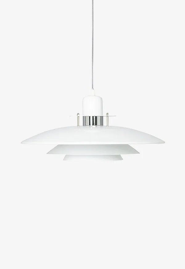 Skön Lampa som passar bra vid många olika tillfällen.