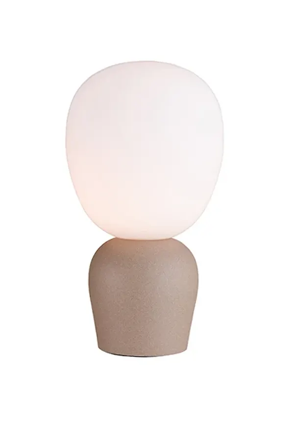 Stilren Lampa som passar bra vid många olika tillfällen.