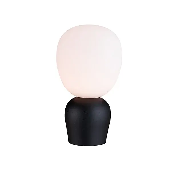 Ikonisk bordslampa i svart från Belid.