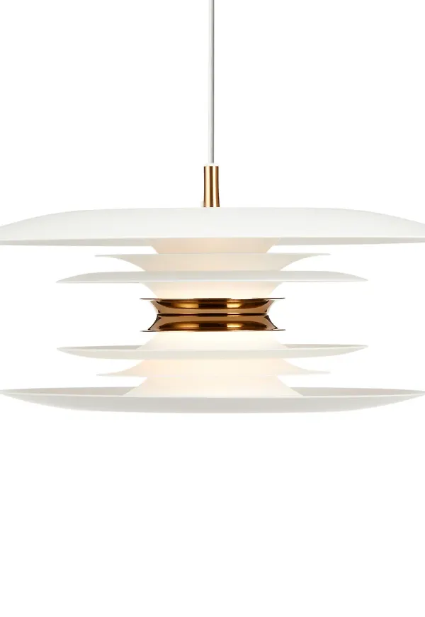 Vit Belid lampa som passar perfekt till sommaren 2025!