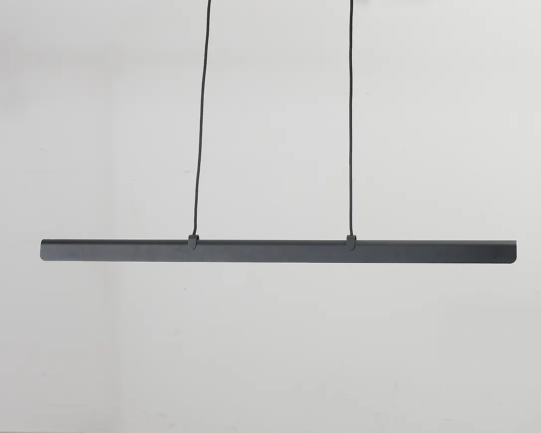 Svart Belid lampa som passar perfekt till sommaren 2025!