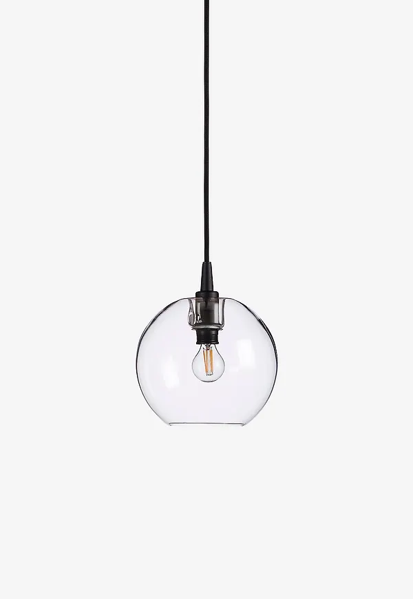 Riktigt fin Lampa som passar bra vid många olika tillfällen.
