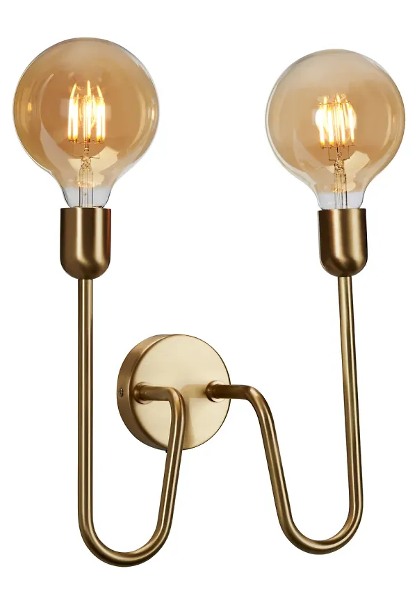 Smickrande Lampa som passar bra vid många olika tillfällen.