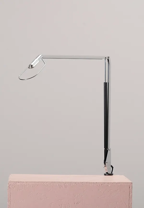Moderiktig Lampa som passar bra vid många olika tillfällen.