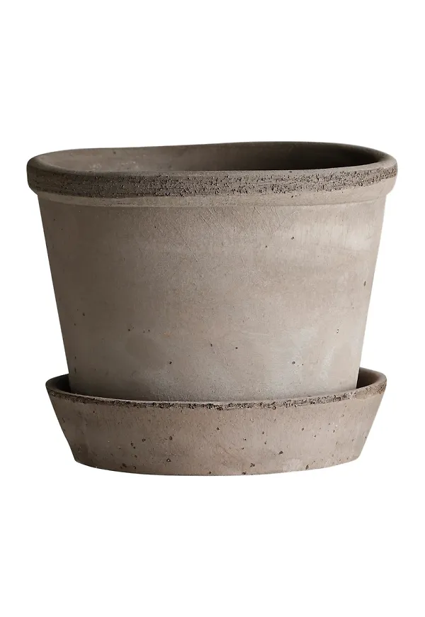 Grå kruka som passar perfekt till våren 2025!