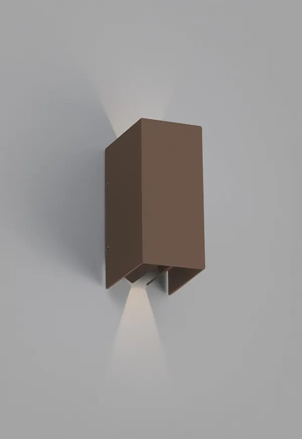 Fin aluminiumlampa 2025 från Faro Barcelona.