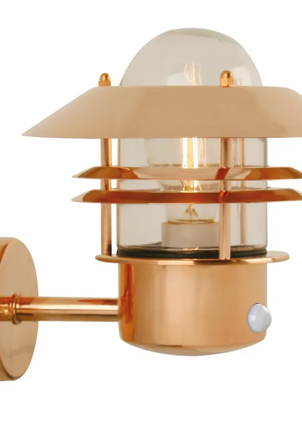 Stilriktig Lampa som passar bra vid många olika tillfällen.
