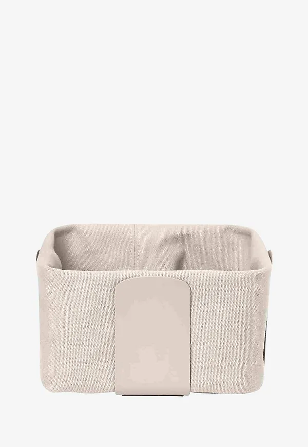 Vit Blomus-brödkorg i otroligt snygg modell.