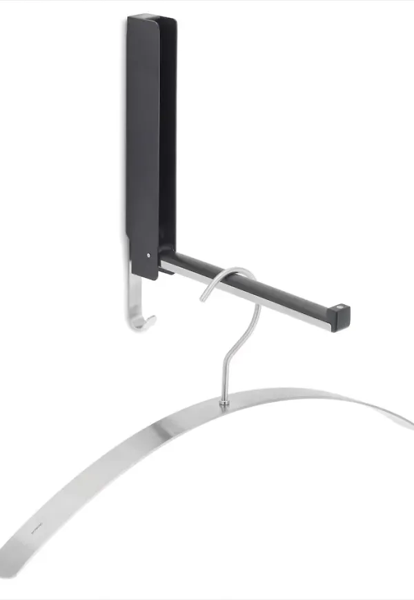 Svart Blomus-hängare i jättefin modell.