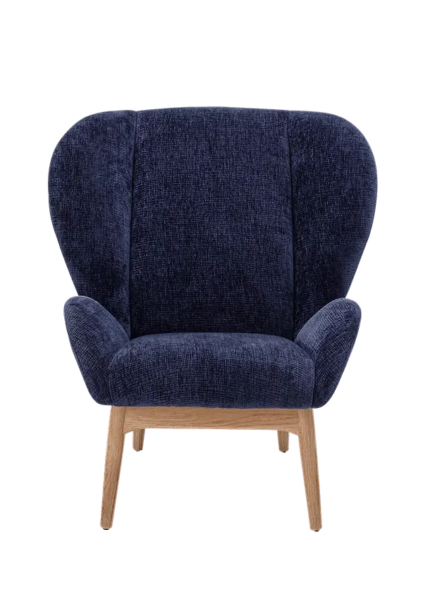 Modern loungefåtölj i ek från Bloomingville.