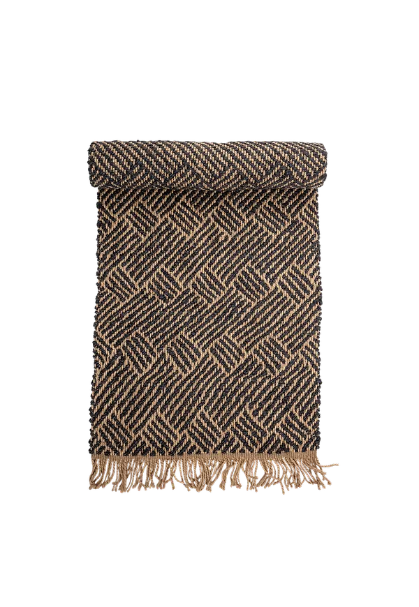 Riktigt snygg sisalmatta i svart från Bloomingville.