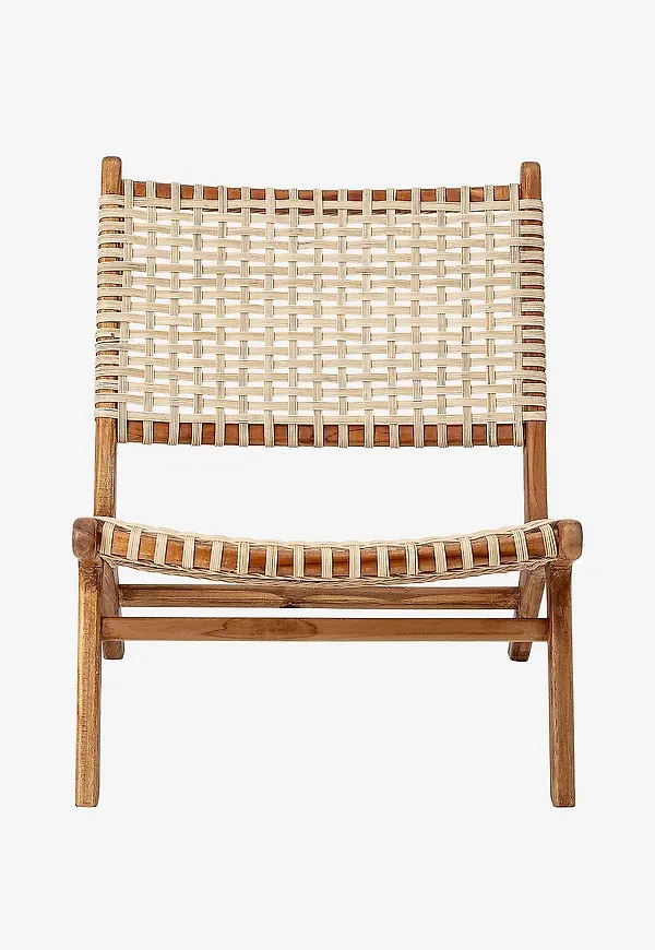 Snygg fåtölj i teak från Bloomingville.