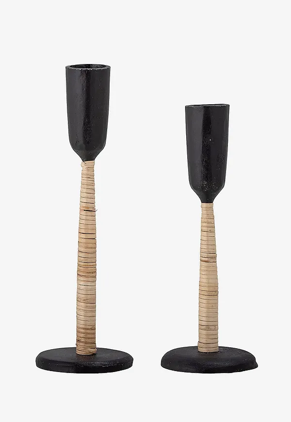 Riktigt snygg ljusstake i svart från Bloomingville.
