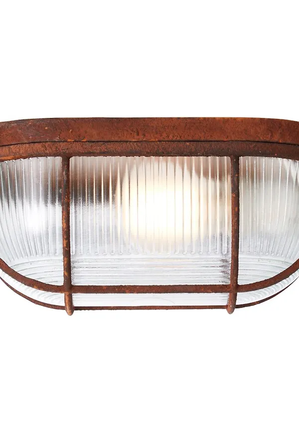 Snygg Lampa som passar bra vid många olika tillfällen.