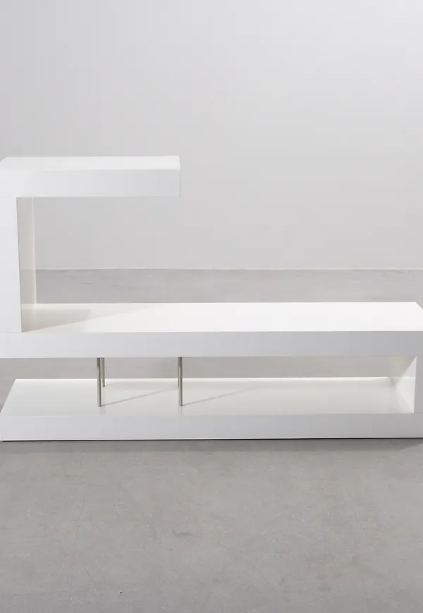 Skön vit sidobord 2025 från BoConcept.