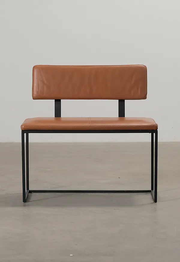 Stilriktig brun bänk 2025 från BoConcept.