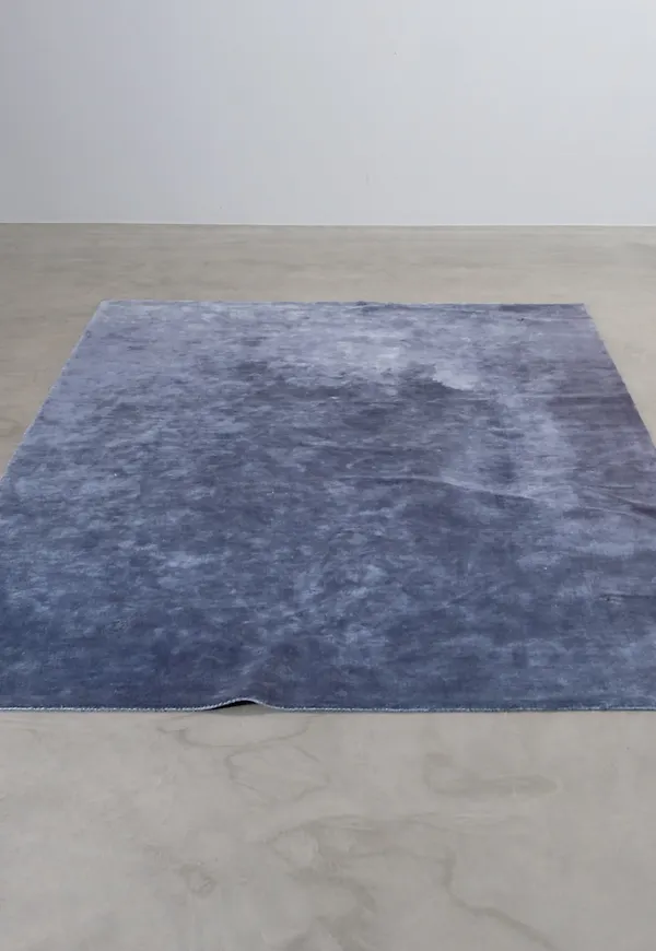 Otroligt fin blå matta 2025 från BoConcept.