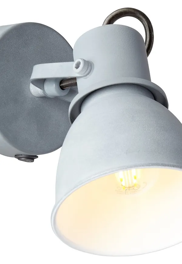 Snygg Lampa som passar bra vid många olika tillfällen.