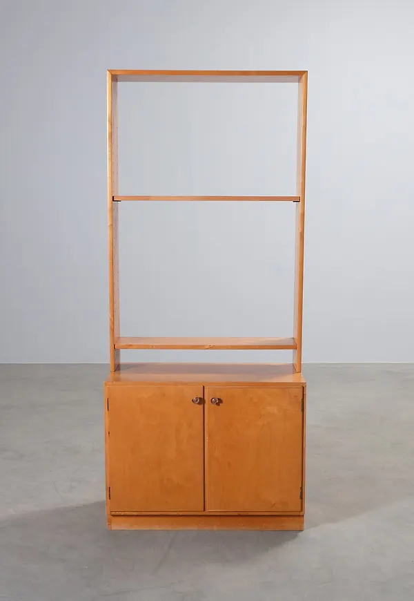 Brun No brand-bokhylla i jättesnygg modell.