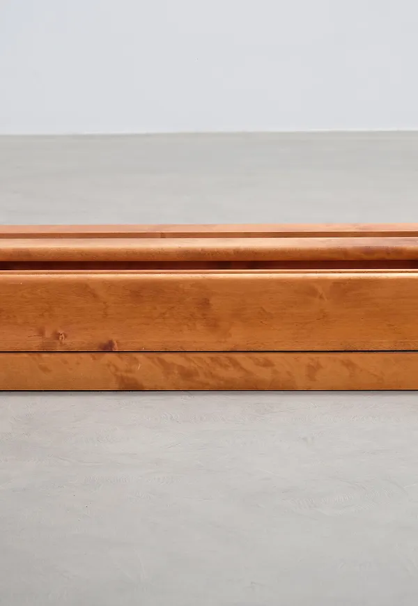 Stilriktig brun hylla 2025 från Boknäs.