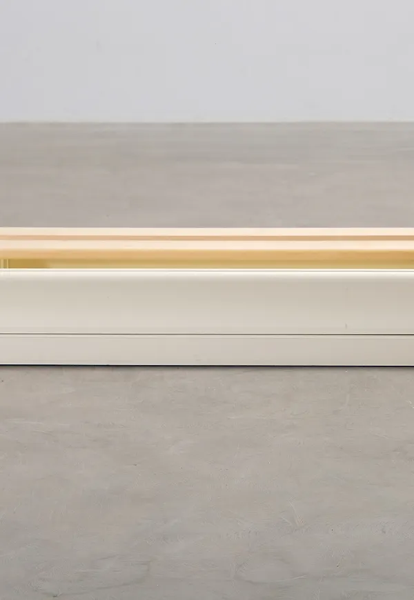 Boknäs hylla som passar perfekt till våren 2025!