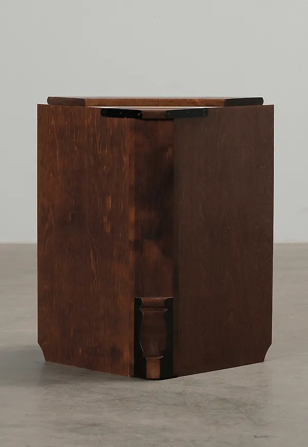 Supersnygg Hylla som passar bra vid många olika tillfällen.