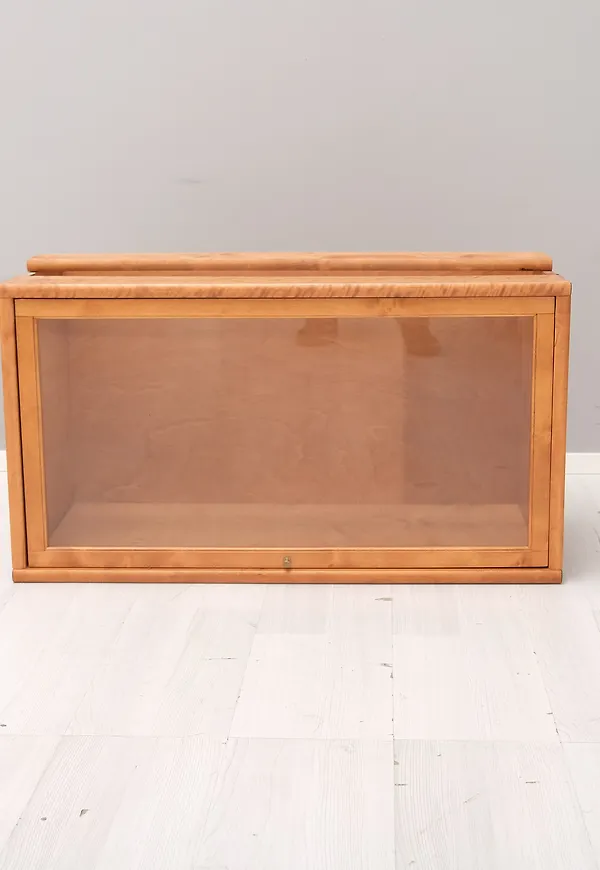 Skön hylla 2025 från Boknäs.