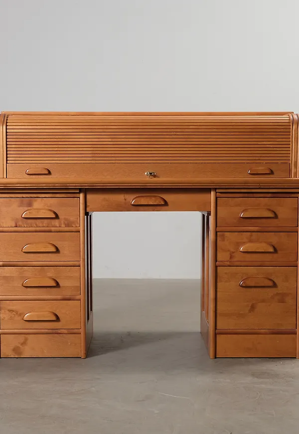 Trendig brun bord 2025 från Boknäs.