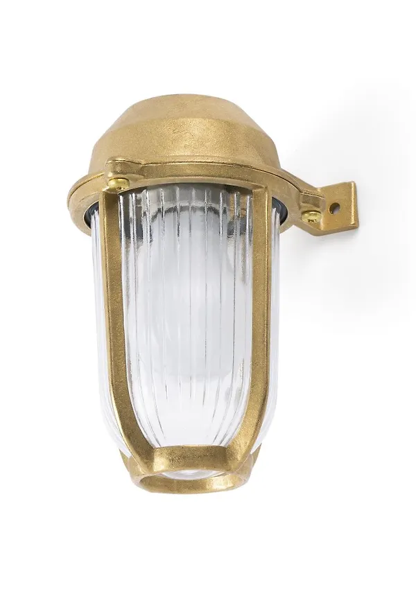 Vägglampa som passar perfekt till sommaren 2025!