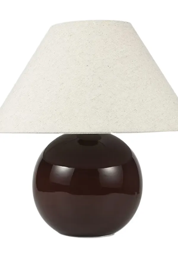 Riktigt snygg bordslampa 2026 från ÅHLÉNS HOME.