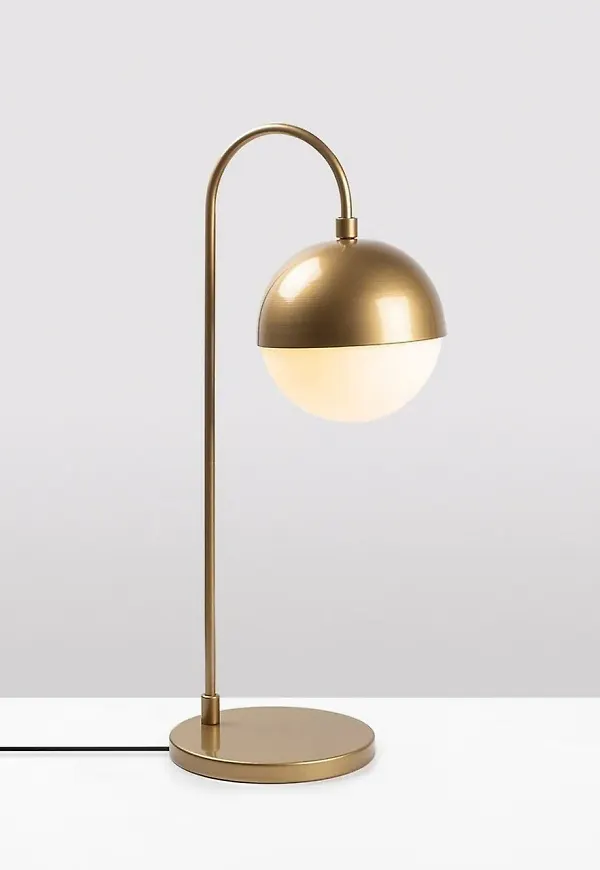 Fantastiskt fin Lampa som passar bra vid många olika tillfällen.