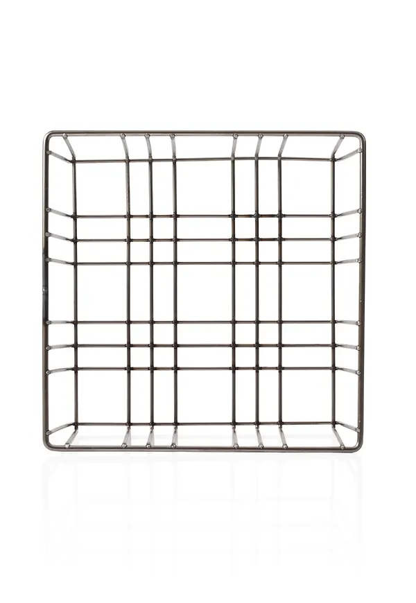 Elegant ställ i aluminium från Born in Sweden.