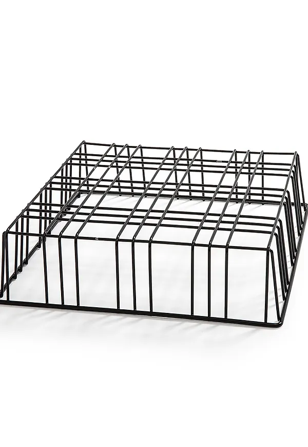 Smickrande ställ i svart från Born in Sweden.